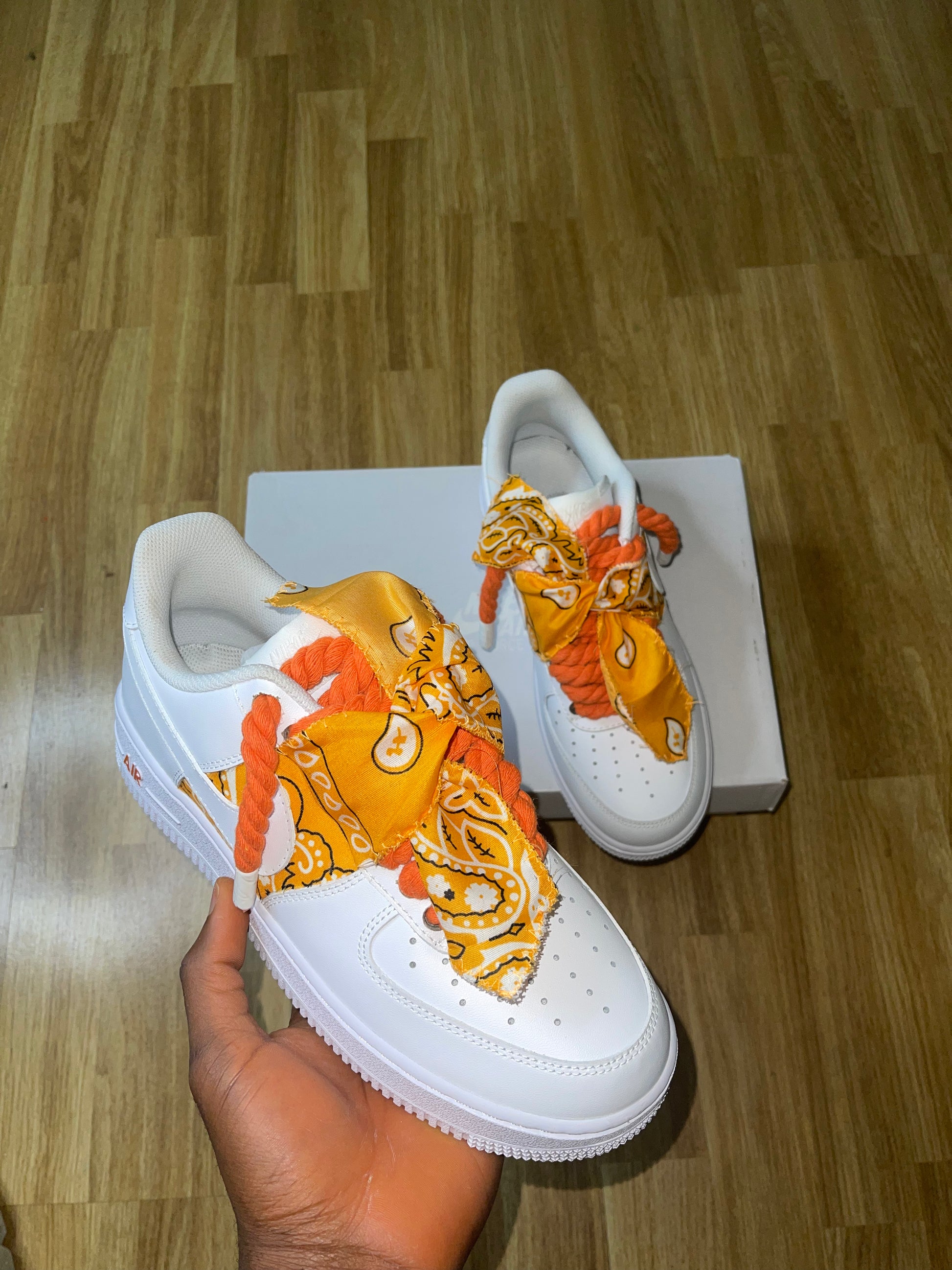 Air force sales 1 orange laces