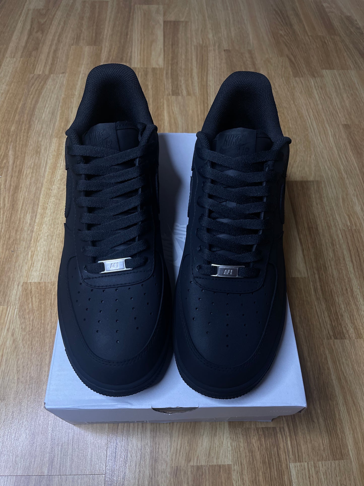 Vanta black air force 1